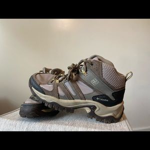 Columbia Hiking Boot Women’s